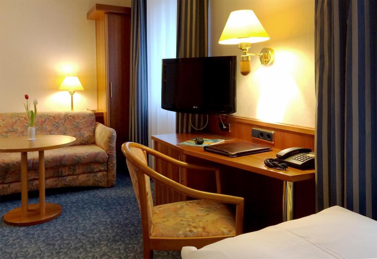 Hotel Ilbertz Garni Кельн Екстер'єр фото