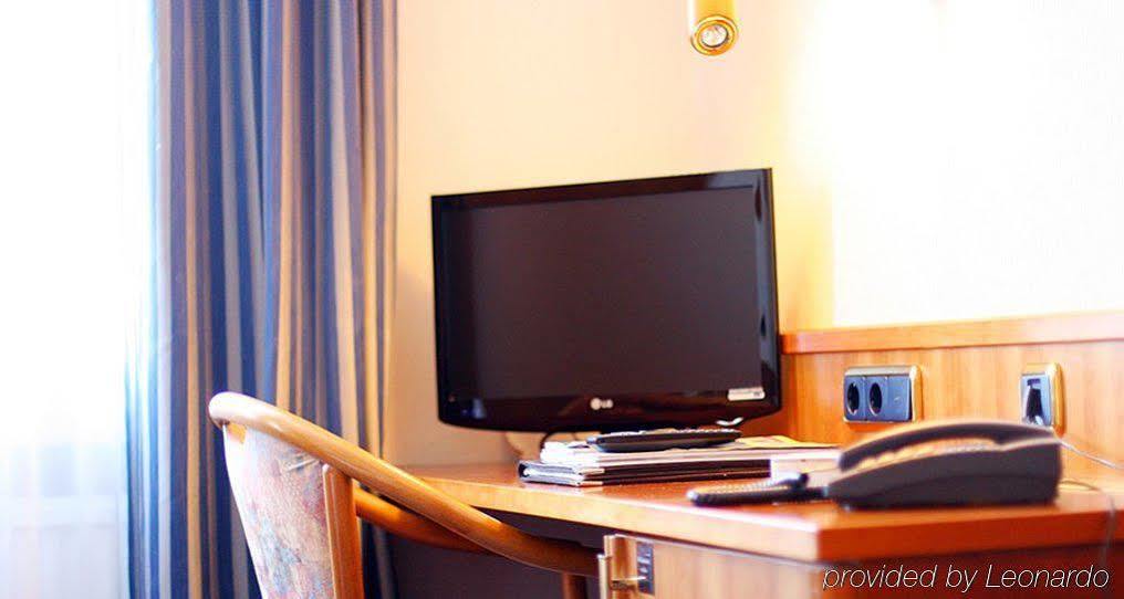 Hotel Ilbertz Garni Кельн Екстер'єр фото