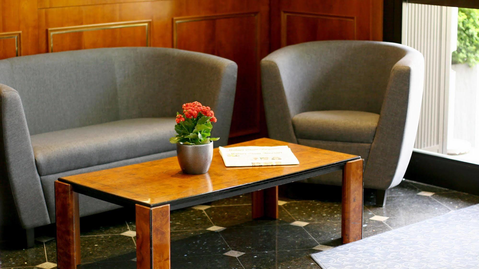 Hotel Ilbertz Garni Кельн Екстер'єр фото