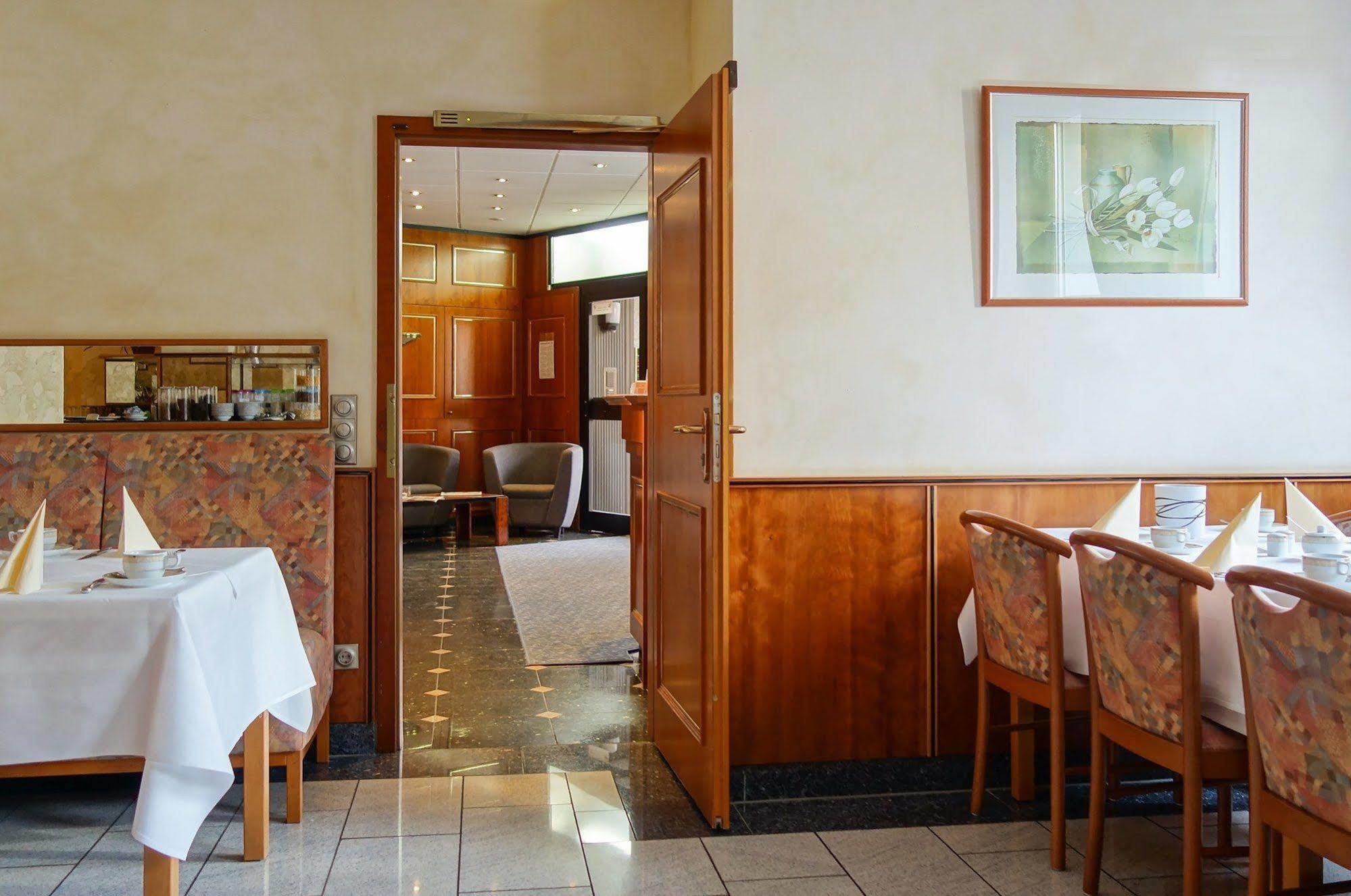 Hotel Ilbertz Garni Кельн Екстер'єр фото