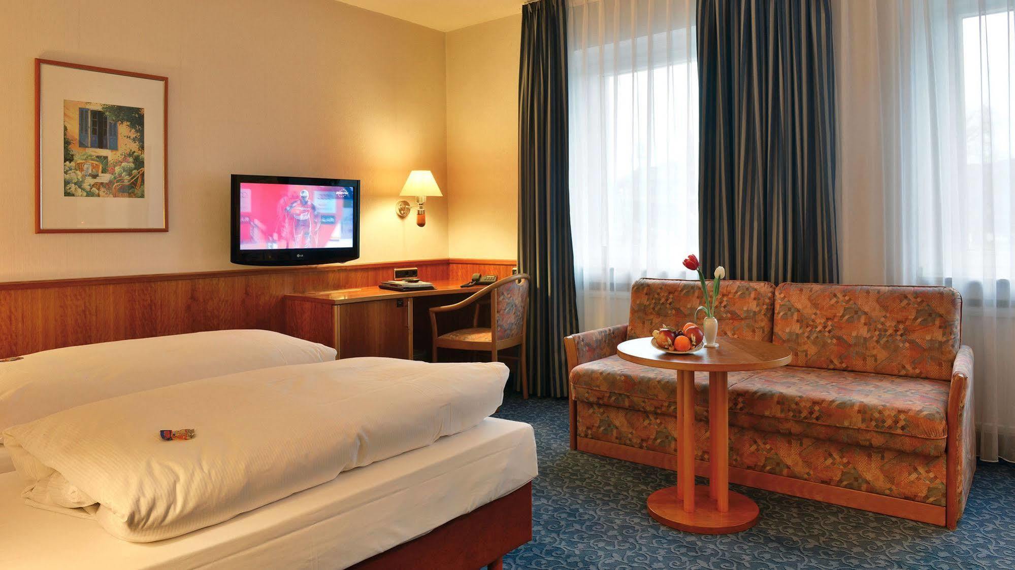 Hotel Ilbertz Garni Кельн Екстер'єр фото