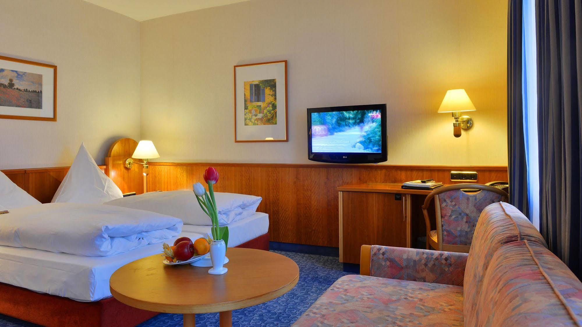 Hotel Ilbertz Garni Кельн Екстер'єр фото